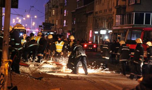 U Sarajevu se urušila skela na zgradi, najmanje dvoje mrtvih