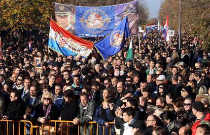 Više od 60.000 ljudi obilježilo 21. obljetnicu pada Vukovara