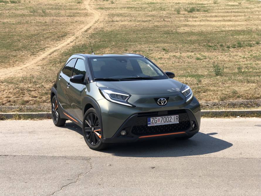 Toyota Aygo X: Zahvalan i vrlo jednostavan mali gradski auto koji je crossover samo izgledom
