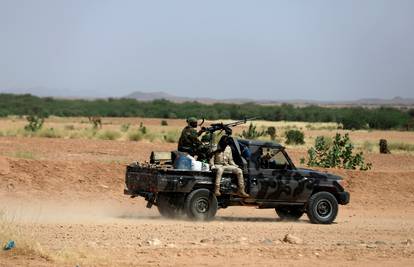 Džihadisti na motorima napali sela u Nigeru, ubijeno 100 ljudi
