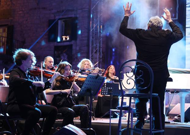 Šibenik: Prva večer Dalmatinske šansone posvećena Vinku Coci