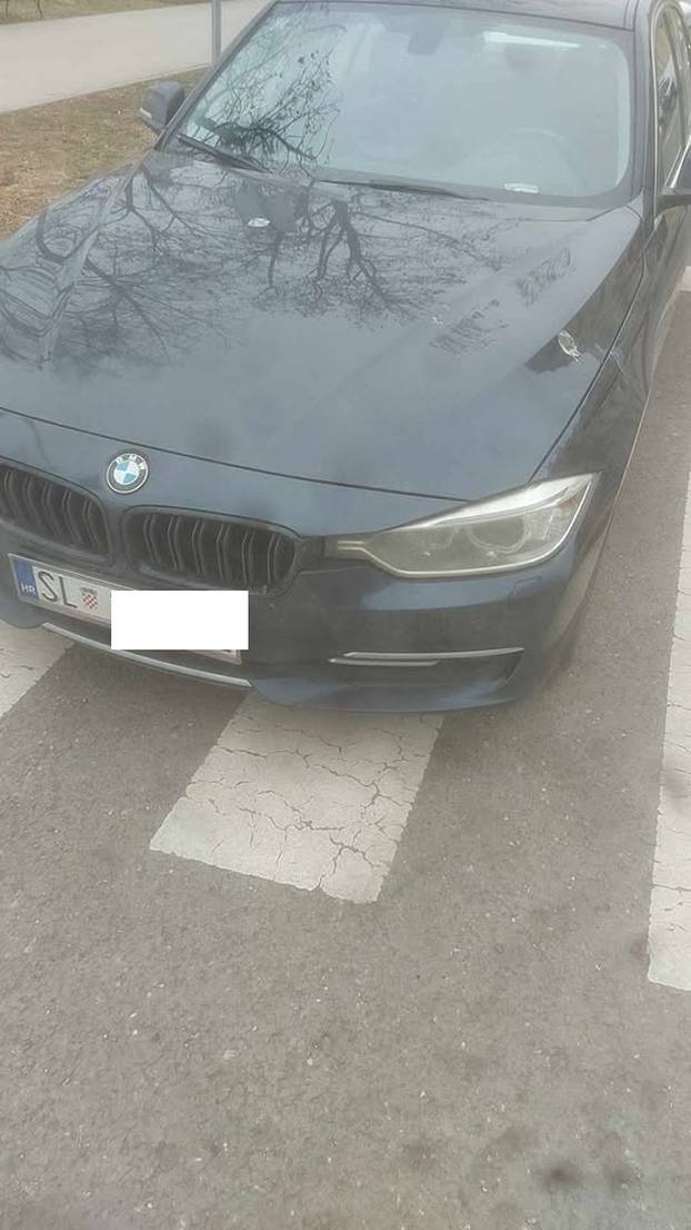 FOTO Tko to tamo pjeva, ups... parkira. Ovako to Hrvati rade, neki uzmu mjesto i invalidima...