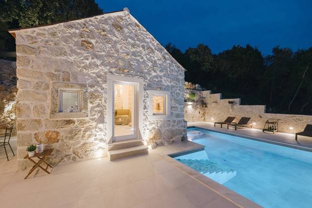 FOTO Kao da ste u raju, ali za 'paklenu' cijenu: Vila u Cavtatu uistinu je savršena za odmor