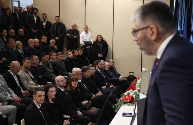 Split: Komemorcija za Juricu Gizdića, novinara i Hajdukovog kroničara