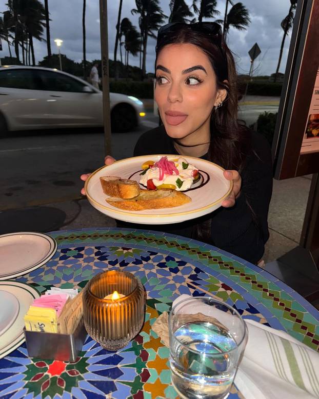 Nogometna zvijezda u središtu skandala: 'Pitao je možemo li sestra i ja obje s njim u krevet'