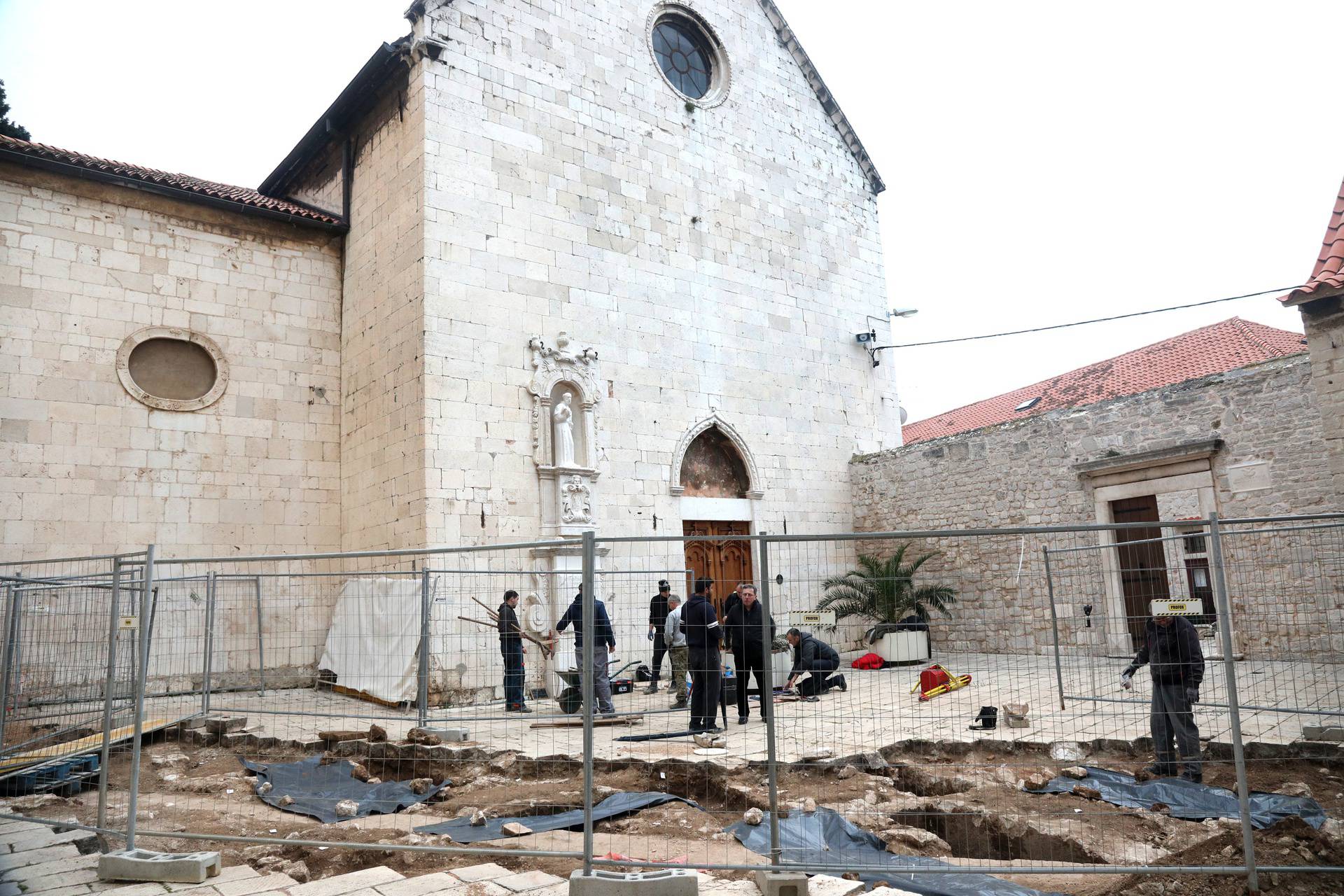 Prilikom radova u blizini crkve u Šibeniku otkrili prastaro groblje