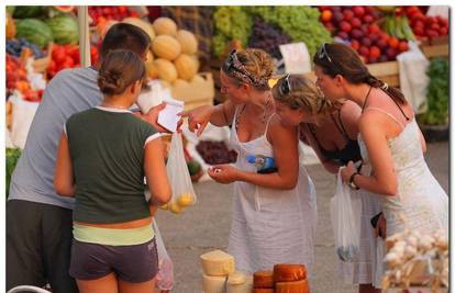 Trgovac voćem s Korčule htio prevariti turistice