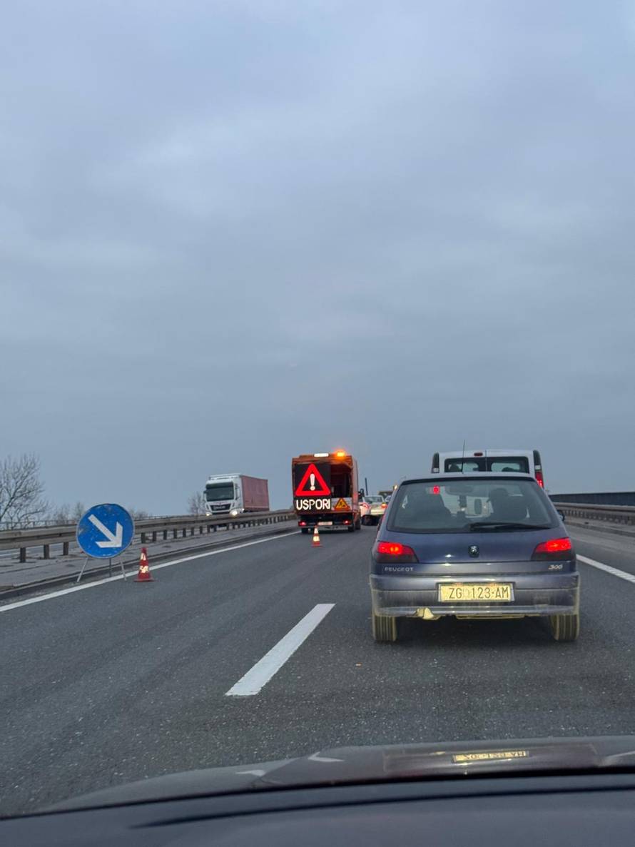 FOTO Lančani sudar pet auta: Oprez vozači! Vozi se usporeno