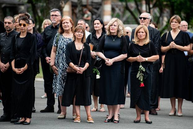 Zagreb: Sprovod redatelja Zrinka Ogreste na Mirogoju