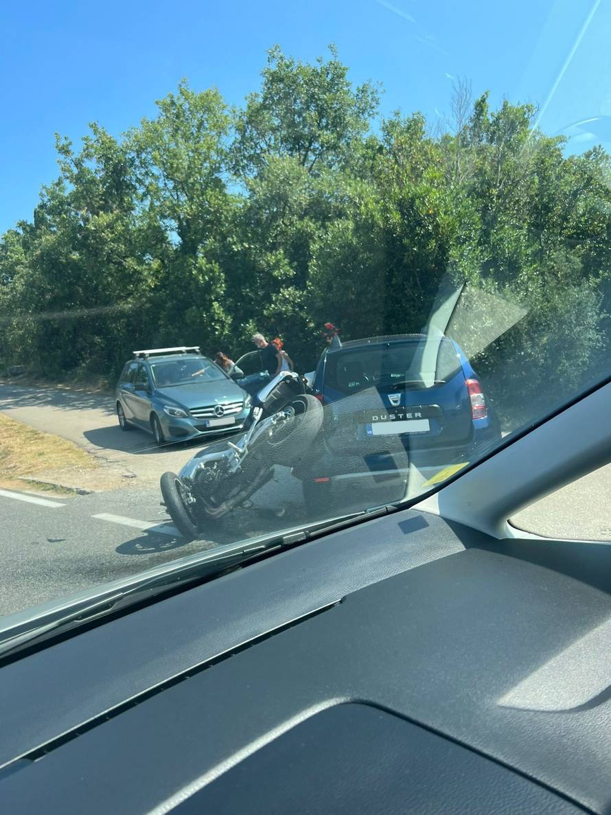 FOTO Dvoje ozlijeđenih u sudaru kraj zračne luke u Dubrovniku