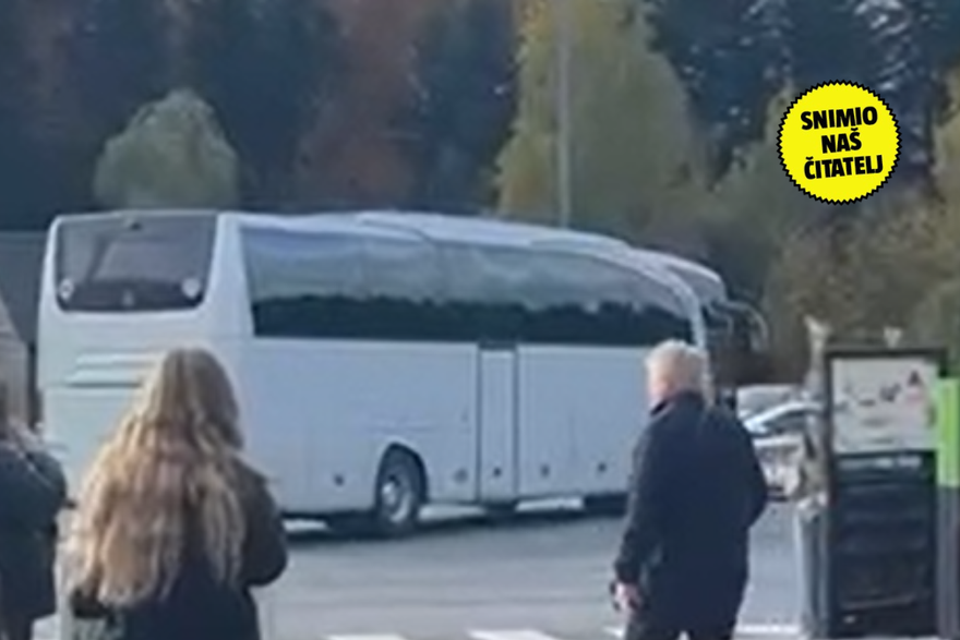 Studenti pozvali policiju vozaču autobusa