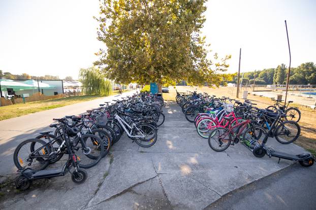 Osijek: Spas od vrućina mnogi su potražili na popularnoj gradskoj plaži