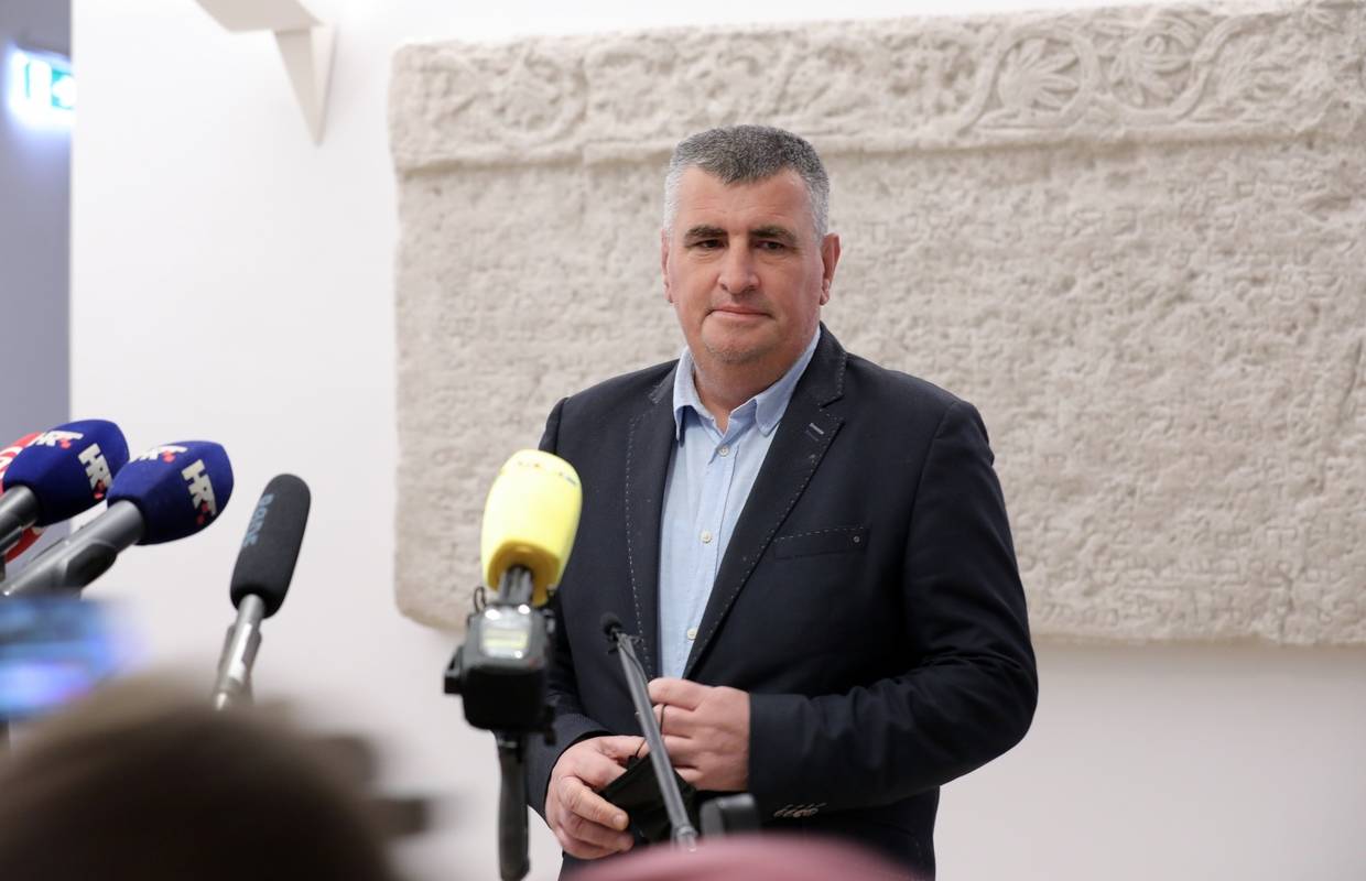 'Izjava Plenkovića o Brexitu je skandalozna i nedemokratska'