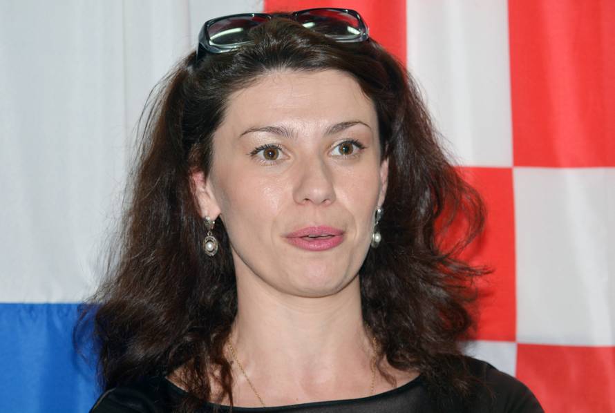 Sisak: Konferencija za medije o ugovoru izme?u HŽ Infrastrukture i udruge Kopa beach