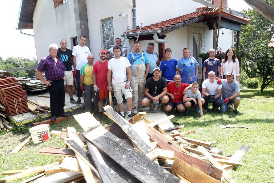 Taman su došli na more, a grom im je u Zagorju spalio kuću - selo se ujedinilo da im pomogne