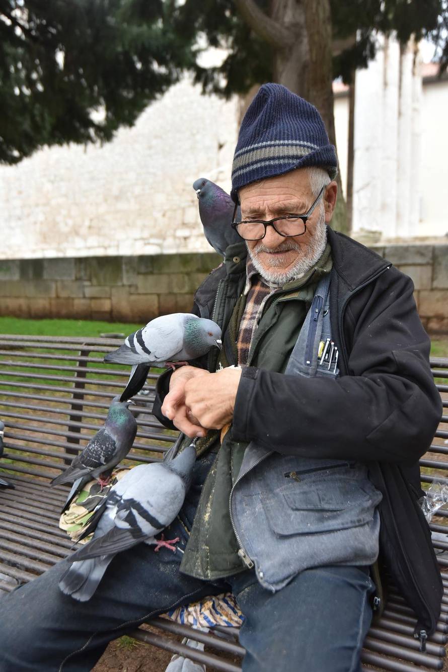 Dobri duh Pule Said Muharemi svakodnevno hrani golubove