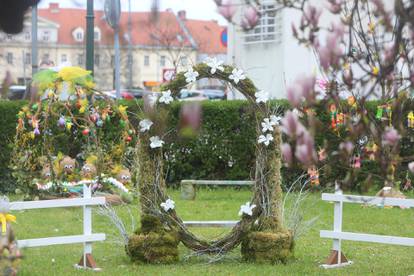 Karlovac: Izložba pisanica na otvorenome