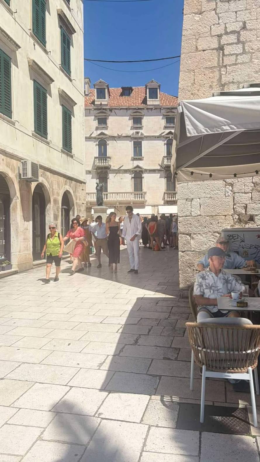 Nova ljubav? Šime nakon Maje u društvu atraktivne plavuše: 'Šetali su se i držali za ruke'