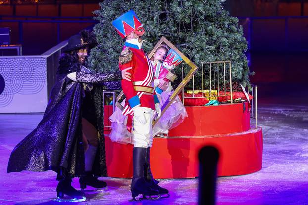 Ledeni park na Trgu kralja Tomislava otvoren uz predstavu Orašar