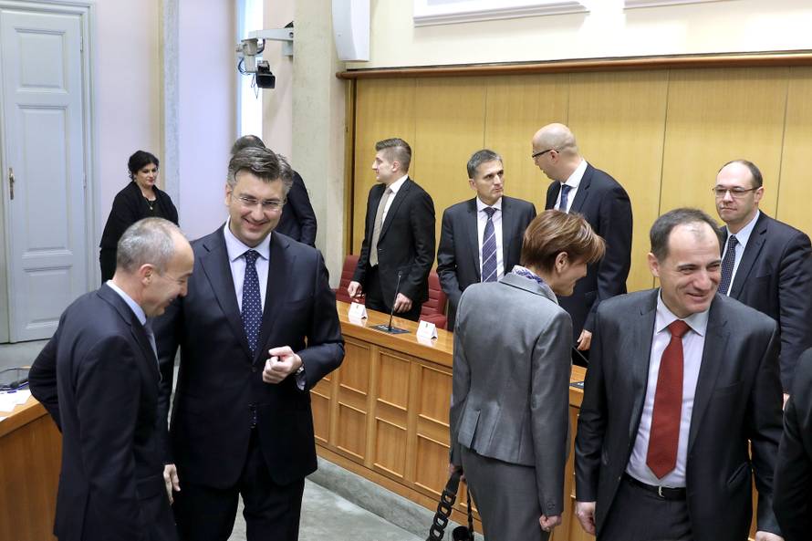 'Treba vam skinuti imunitet i poslati vas svih na Goli otok'