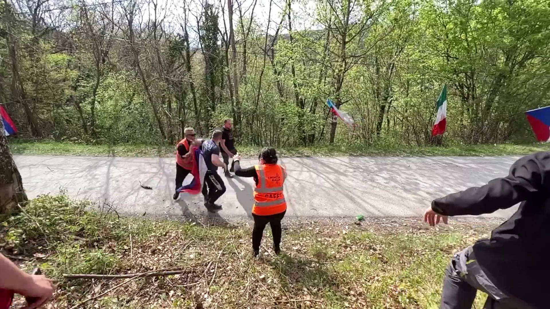 VIDEO Mlatili se na stazi WRC-a u Hrvatskoj, dobili 760 € kazne i godinu dana zabrane na reli!
