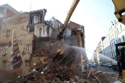 Zagreb: Počelo je rušenje zgrade na uglu Đorđićeve i Petrinjske, simbol zagrebačkog potresa