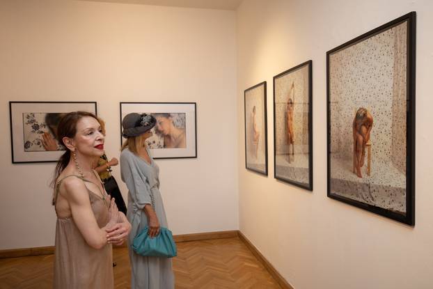 Dubrovnik: Otvorena izložba "Istina" fotografkinje Mare Bratoš