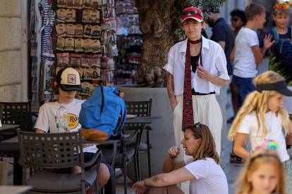 GALERIJA Turisti preplavili Zadar