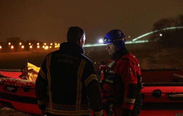 Zagreb: Zbog loših vremenskih uvjeta obustavljena potraga u rijeci Savi