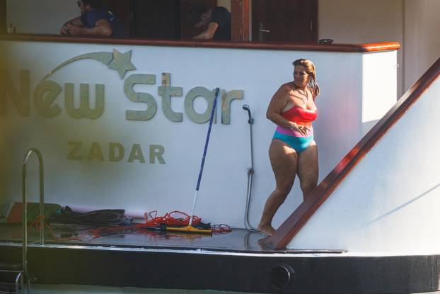Vela Luka: Iva Todorić na kupanju 