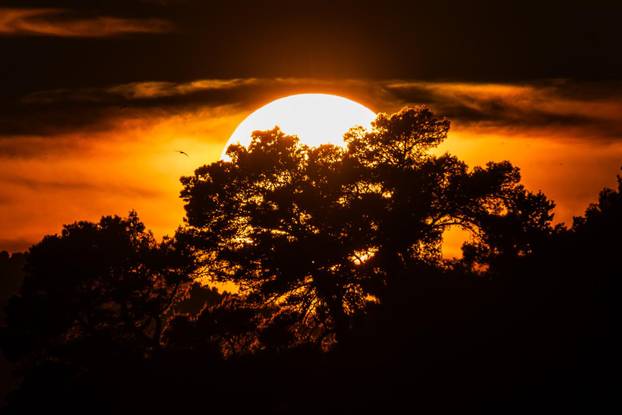 Split: Zalazak sunca iznad uvale Kašjuni