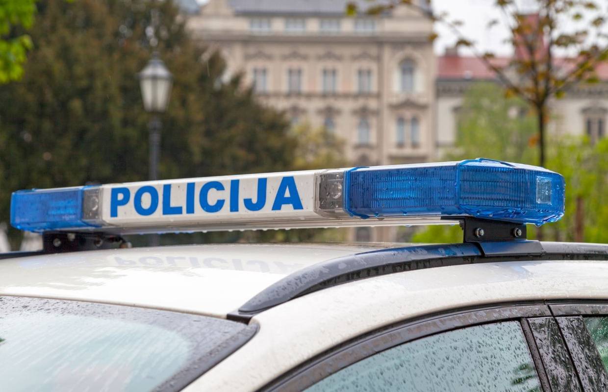 U Zagrebu Mercedesom namjerno udario mladu redarku koja je regulirala promet