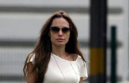 Angelina Jolie premršava za sigurnu trudnoću