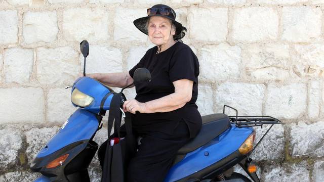 Mila Grubić (79): Baš nikamo ne idem bez mopeda Bountyja