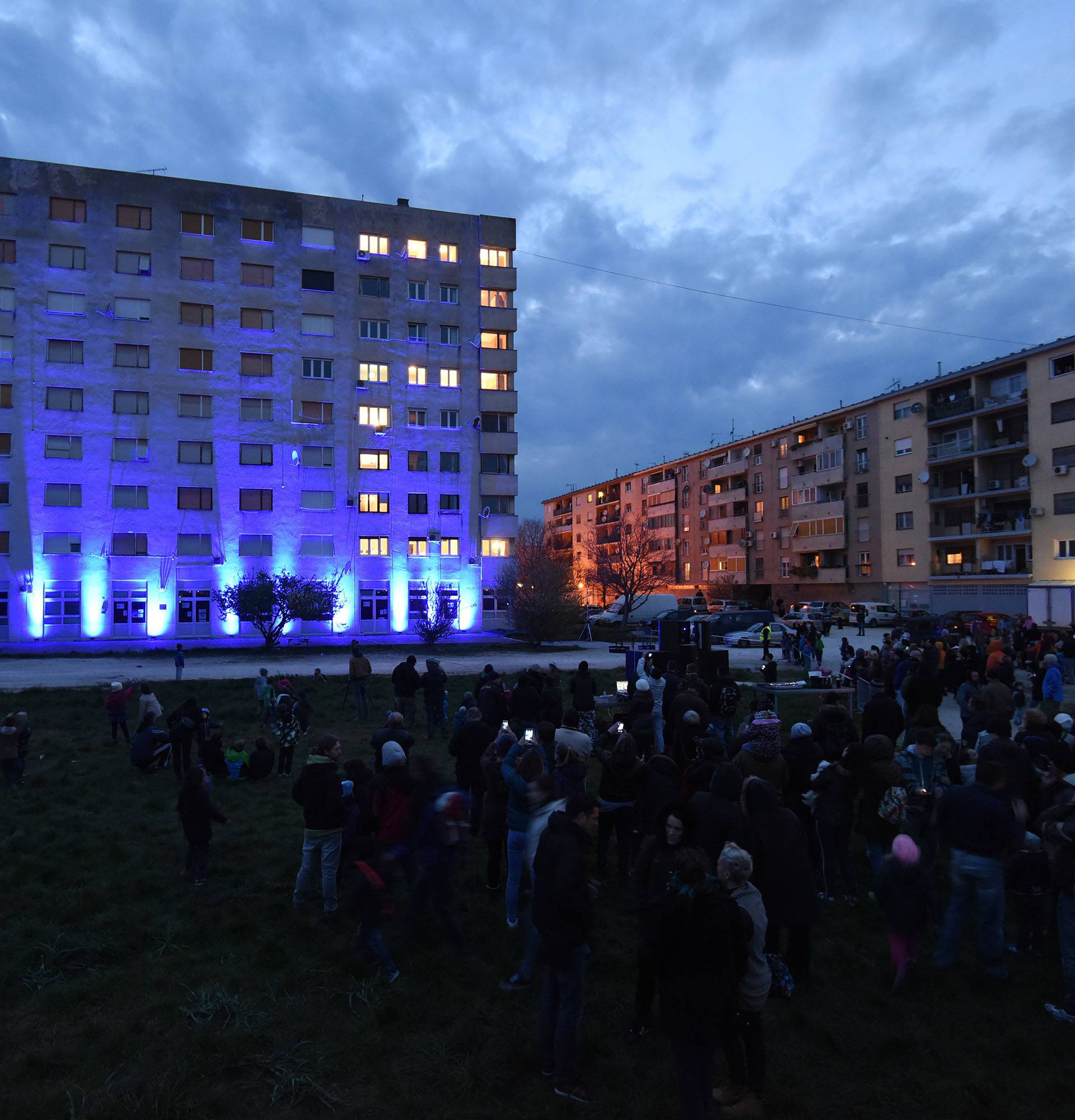 Neobična svjetlosna instalacija 'Prekidač' oduševila Puljane