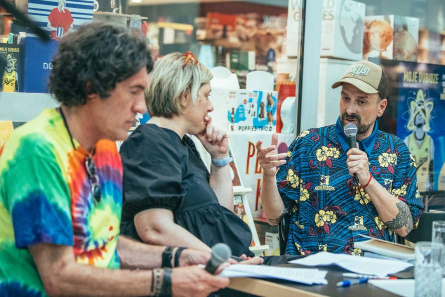 Papirnati stage Dubioze: Brano Jakubović predstavio knjigu...