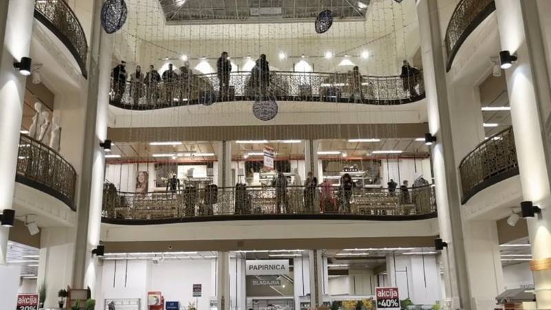 VIDEO NAMA je točno u 20 sati zauvijek zatvorila vrata: Na oproštaju je pala i pokoja suza..