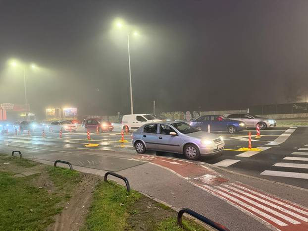 FOTO Nova regulacija prometa na Slavonskoj: 'Vozači trube ako netko pokuša skrenuti lijevo...'