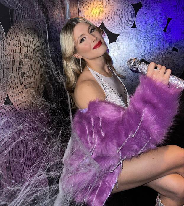 FOTO Bila je teniska zvijezda, a onda nestala. Sad voli kamere