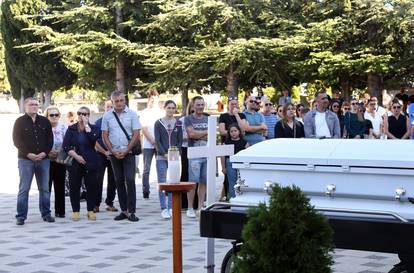 Šibenčani na posljednji počinak ispratili malenu Kiaru Goršić