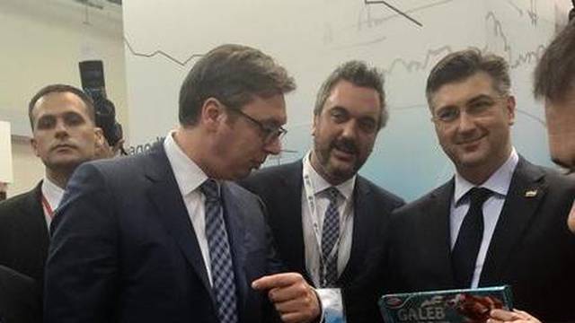Vučić Plenkoviću dao čokoladu i poručio: Bojim se za Agrokor