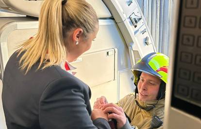 Ljubav na pisti: Vatrogasac je zaprosio stjuardesu. 'Znao sam da ćemo se taj dan sresti u luci'