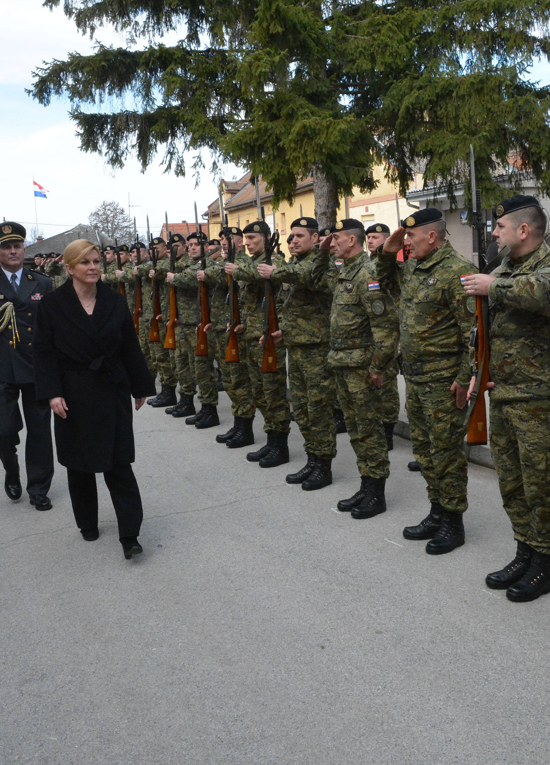 Kolinda dobrovoljcima: 'Vi ste nasljednici hrvatskih branitelja'