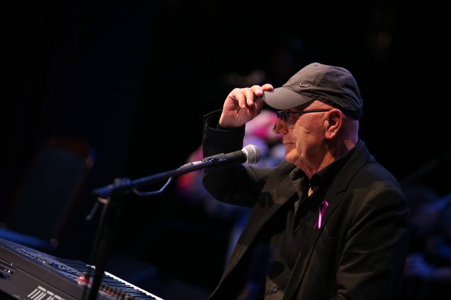 Nije htio doma: Sebi za dušu tri noći svirao je u Areni u Puli