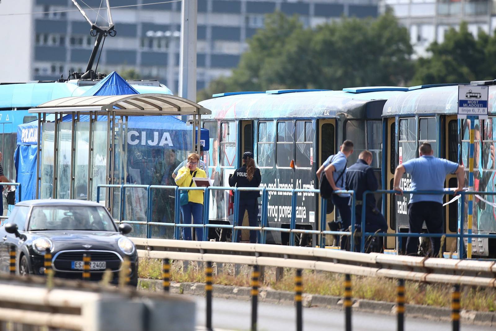 Zagreb: U tramvaju na Mostu mladosti pronađeno mrtvo tijelo muškarca