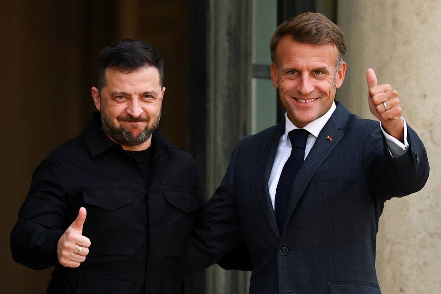 French President Macron and Ukraine's President Zelenskiy meet in Paris
