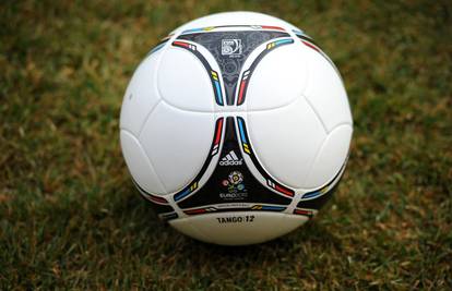 Tango 12 - lopta je s kojom će se igrati na Euru 2012. godine