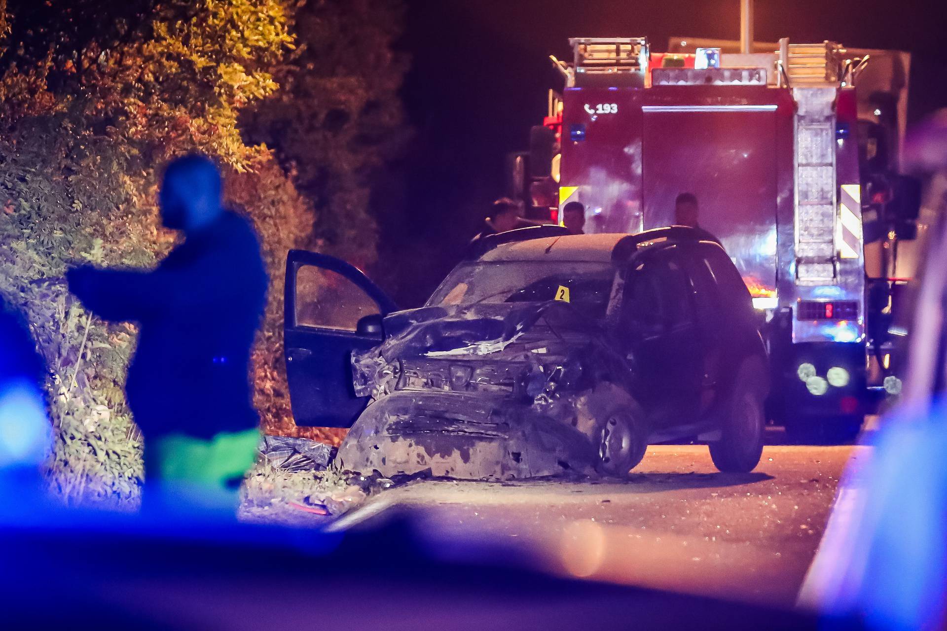 Dvije osobe poginule u prometnoj nesreći u Prugovu kod Splita