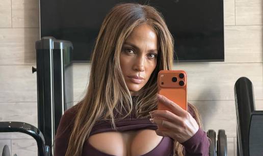 FOTO Nevjerojatna linija! Lopez objavila fotke iz teretane: Evo kako ona izgleda u 57. godini...