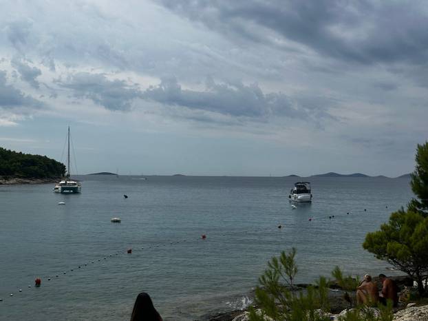 FOTO Ovu kućicu od 28 kvadrata prodaju na Murteru za 480.000 eura: 'Može zamjena za Zagreb'